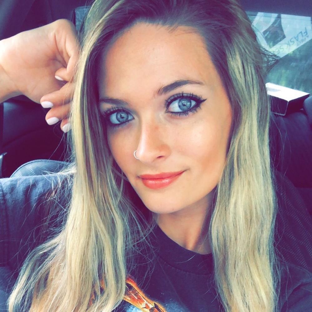 Meet your Posher, Courtney